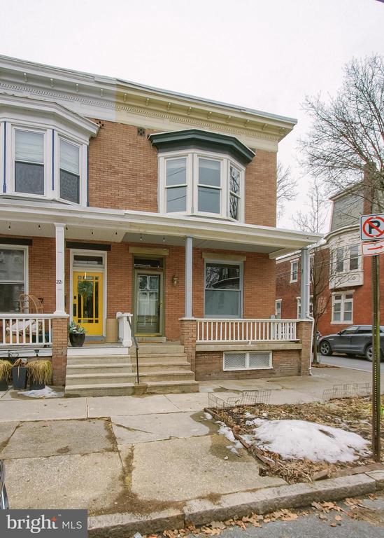 219 PEFFER STREET