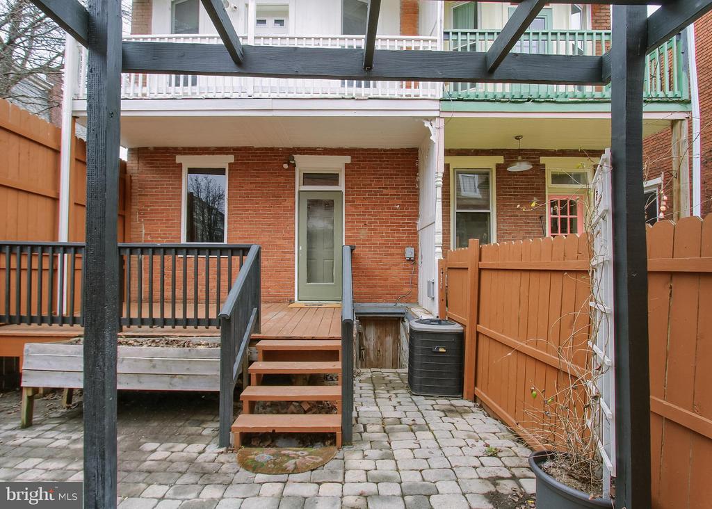 219 PEFFER STREET