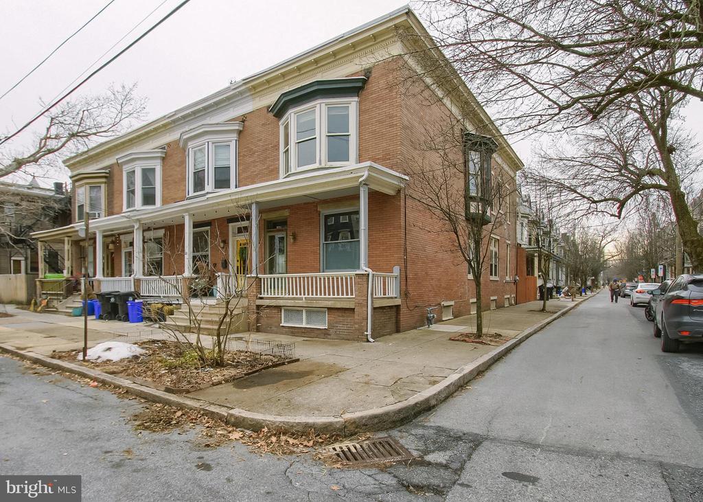 219 PEFFER STREET