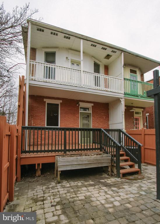 219 PEFFER STREET