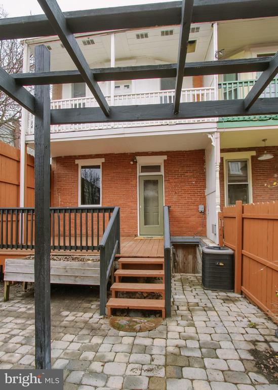 219 PEFFER STREET