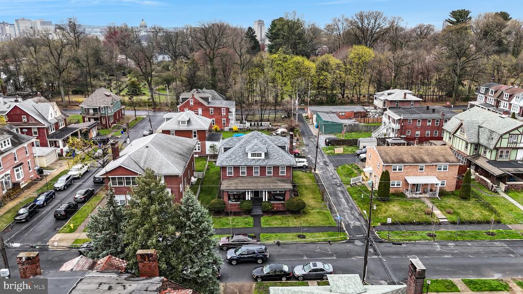 704 N 16TH STREET