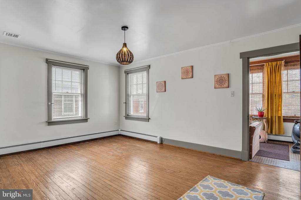704 N 16TH STREET