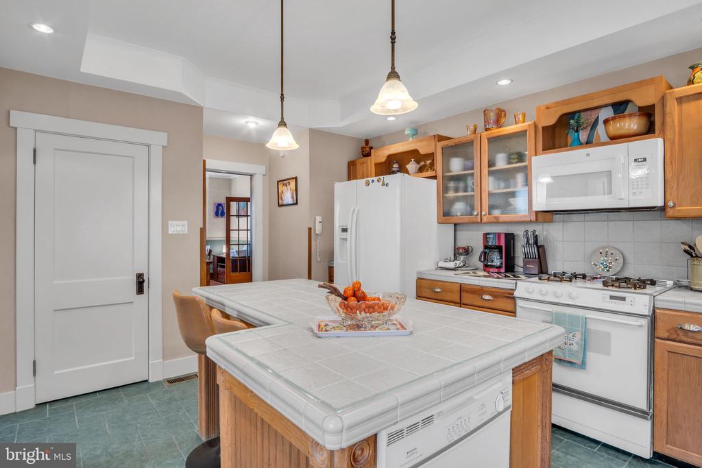 704 N 16TH STREET