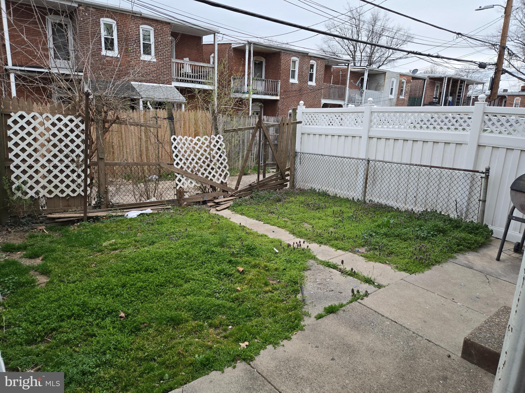 2638 LEXINGTON STREET