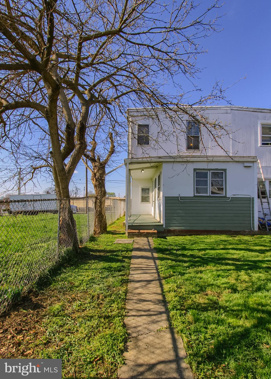 1827 BERRYHILL STREET