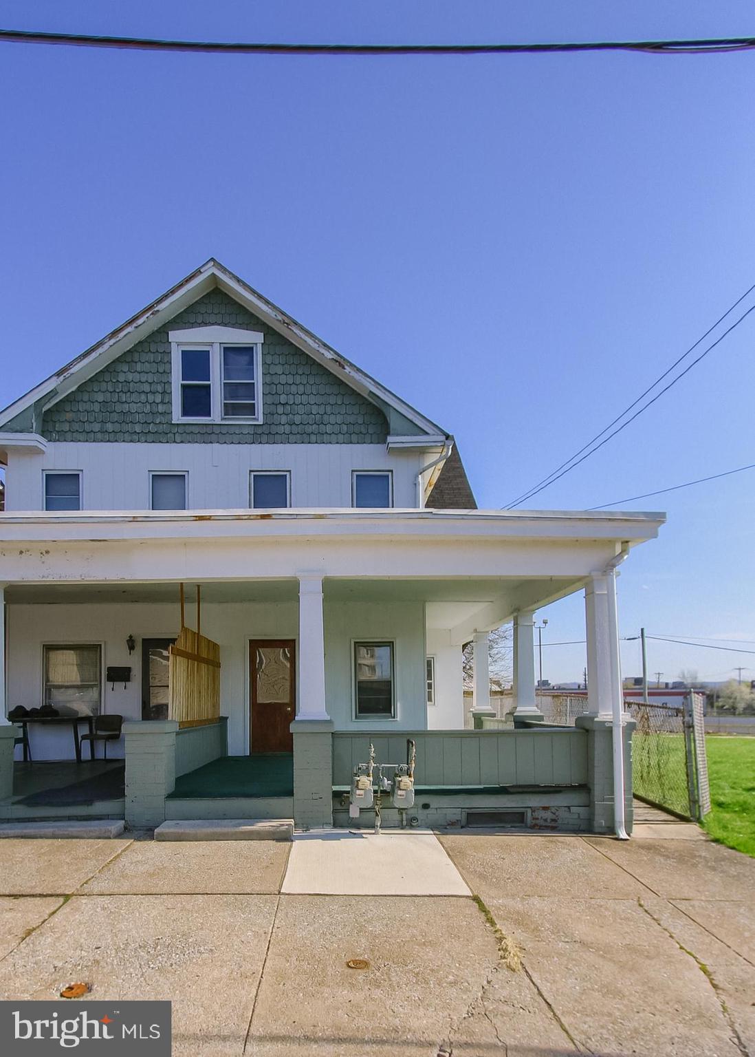 1827 BERRYHILL STREET