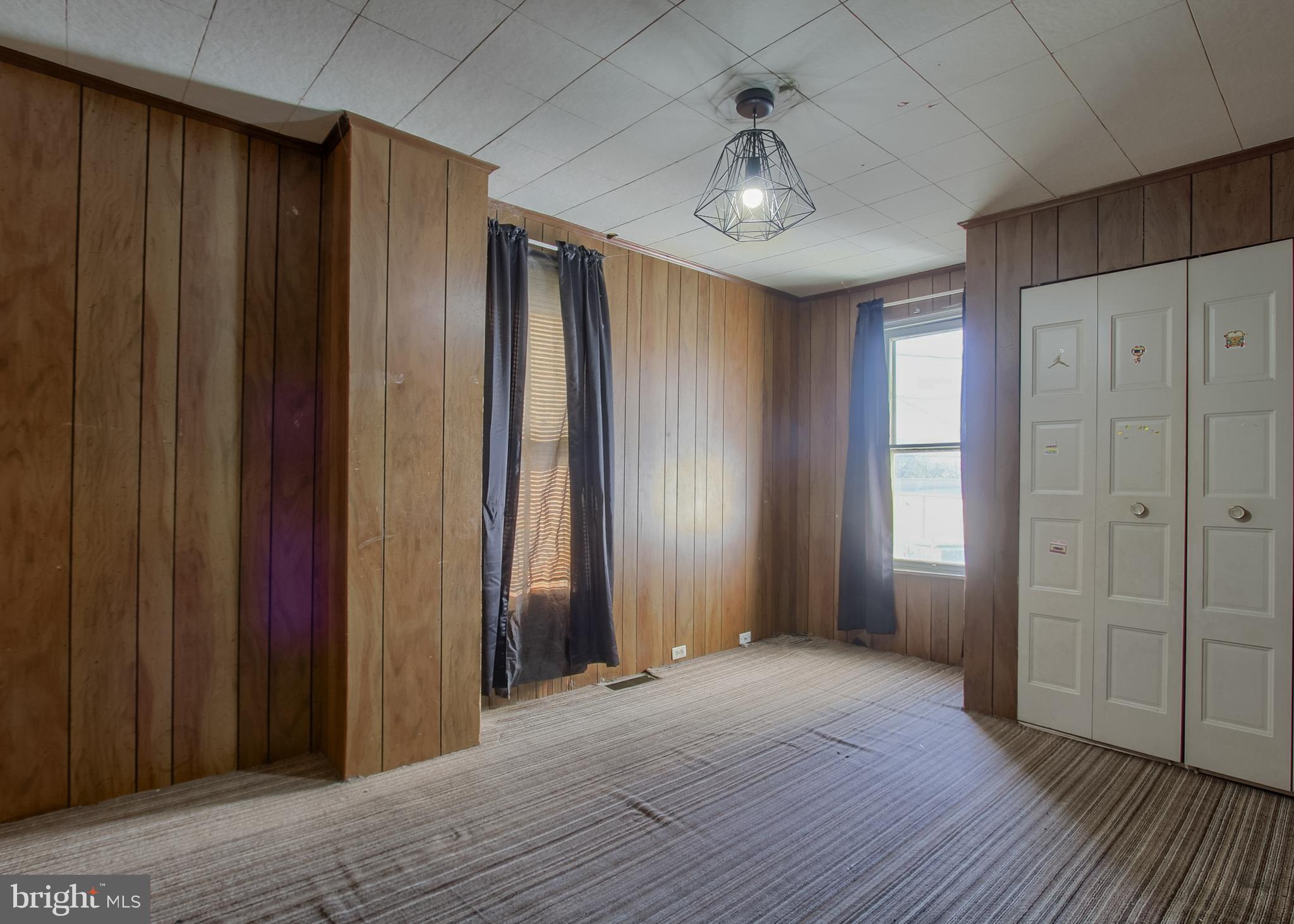 1827 BERRYHILL STREET