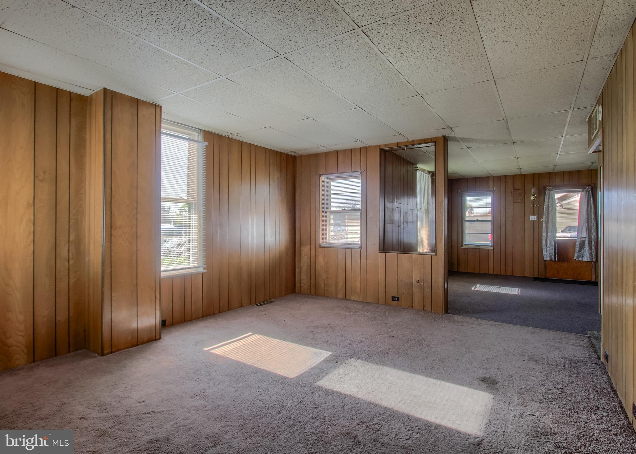 1827 BERRYHILL STREET