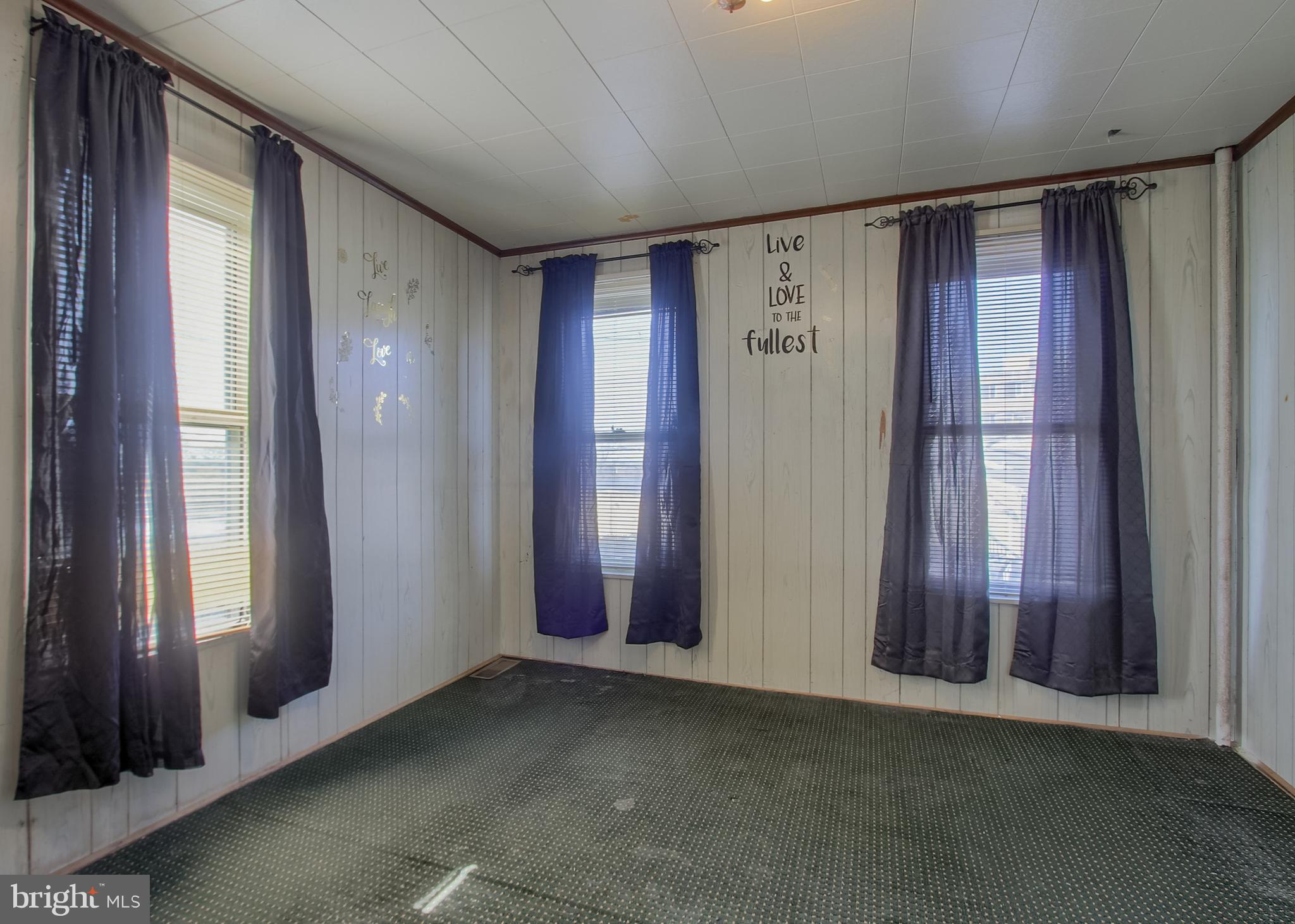 1827 BERRYHILL STREET