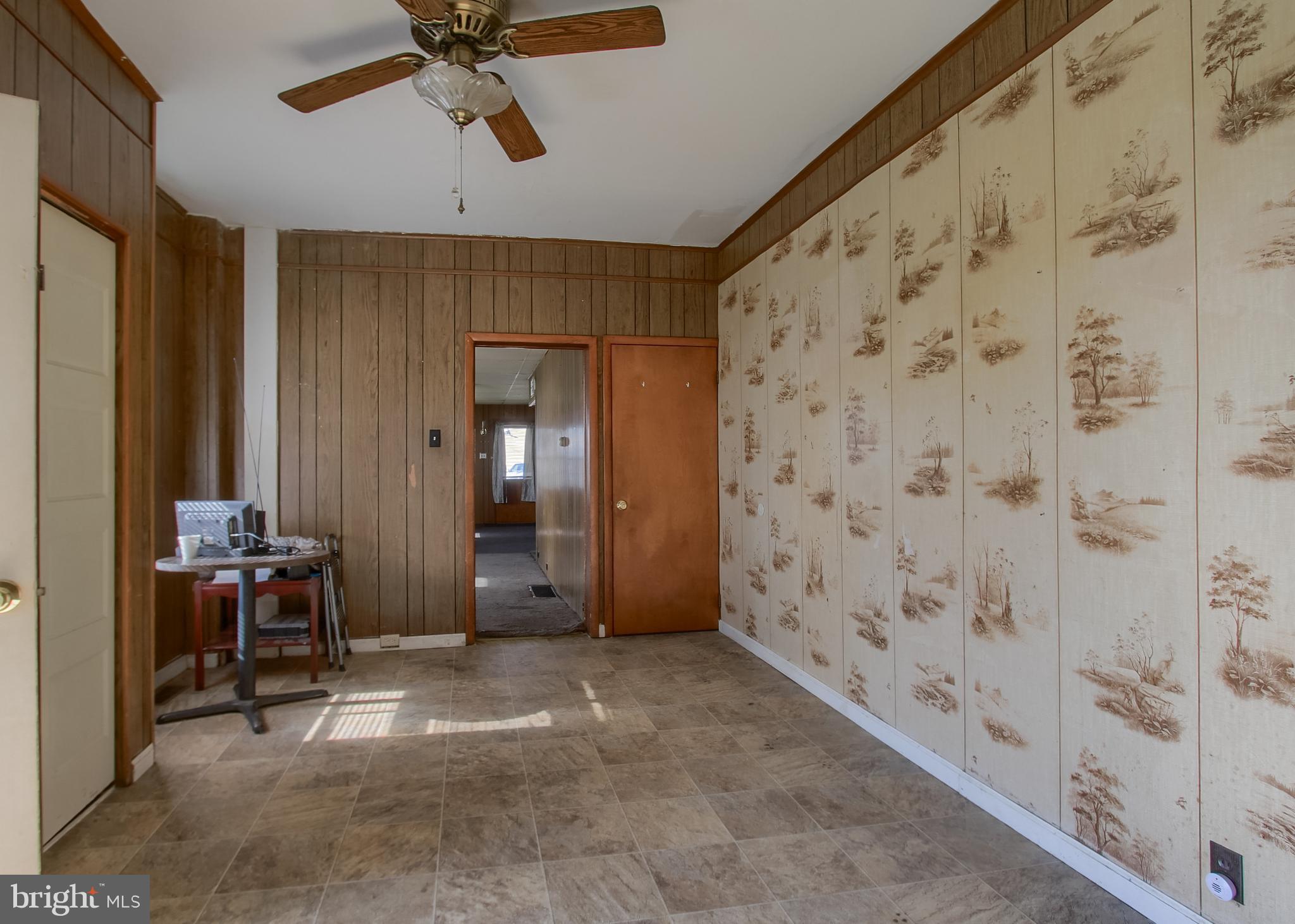 1827 BERRYHILL STREET