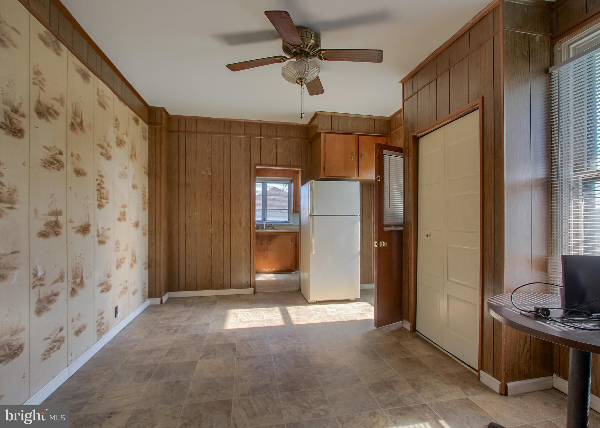 1827 BERRYHILL STREET