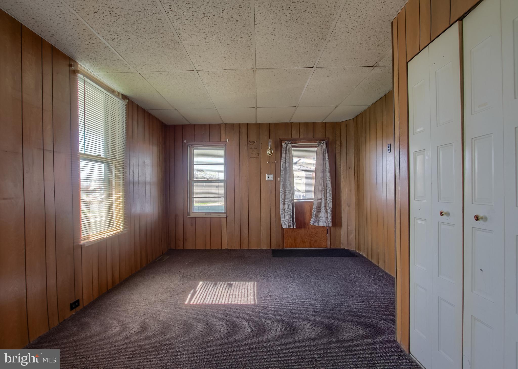 1827 BERRYHILL STREET