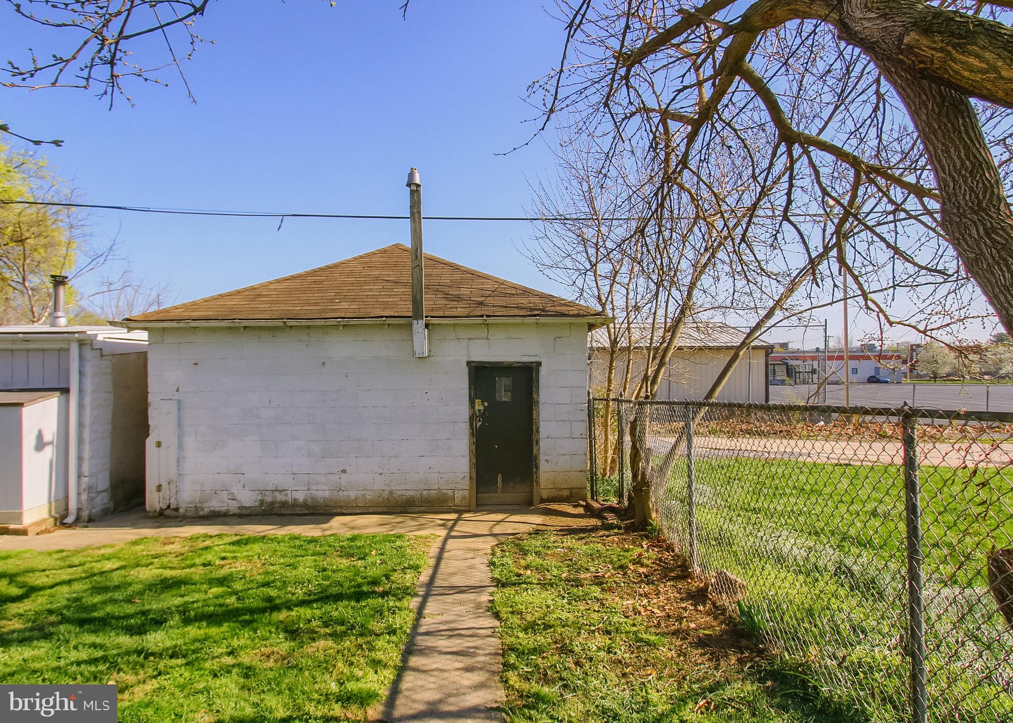 1827 BERRYHILL STREET