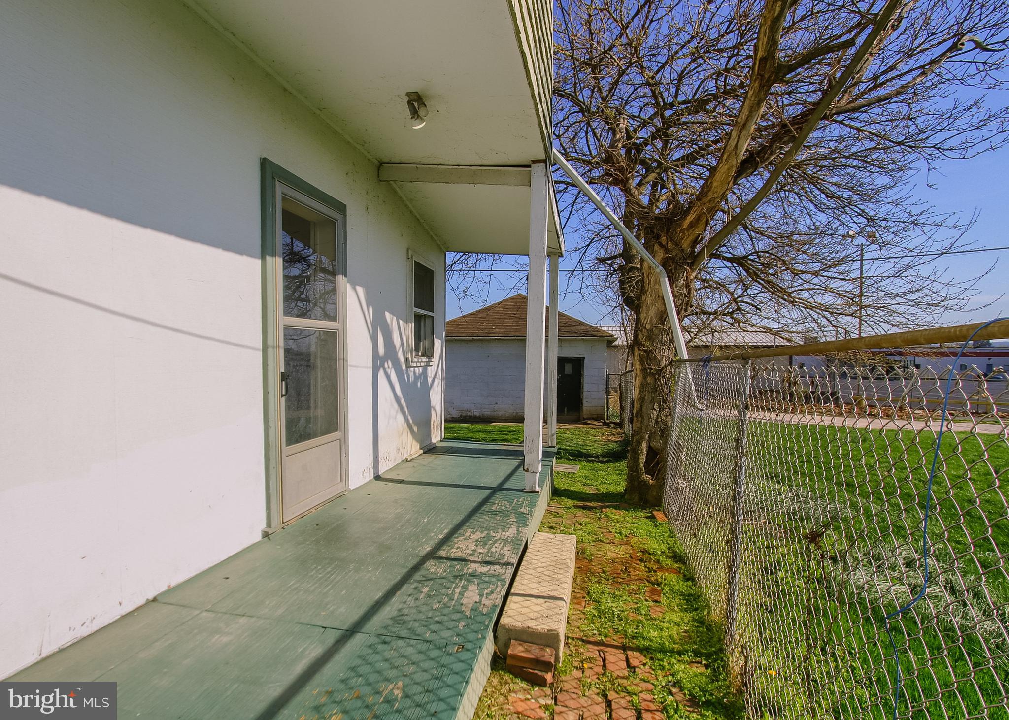 1827 BERRYHILL STREET