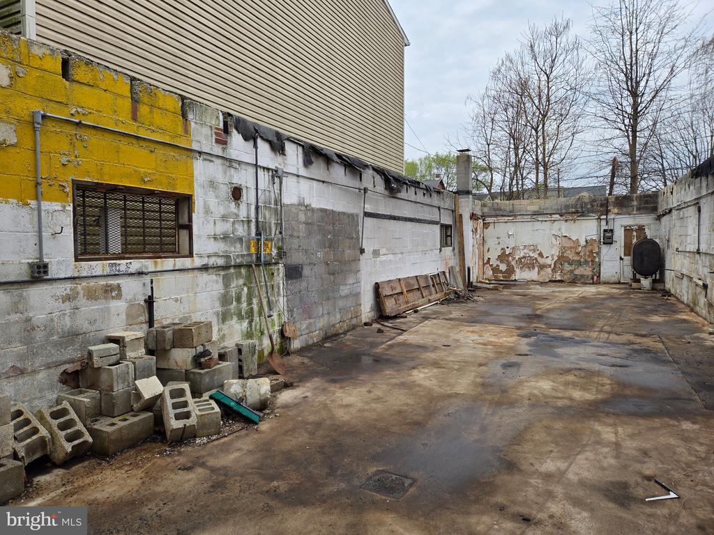 1750 LOGAN STREET