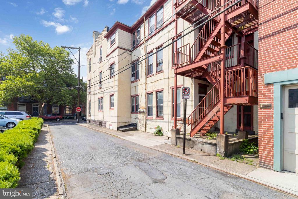218 BRIGGS STREET