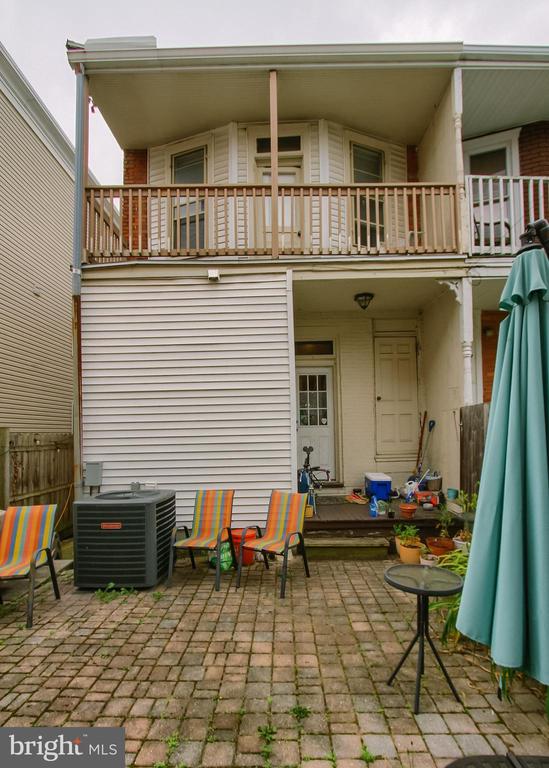 2005 GREEN STREET