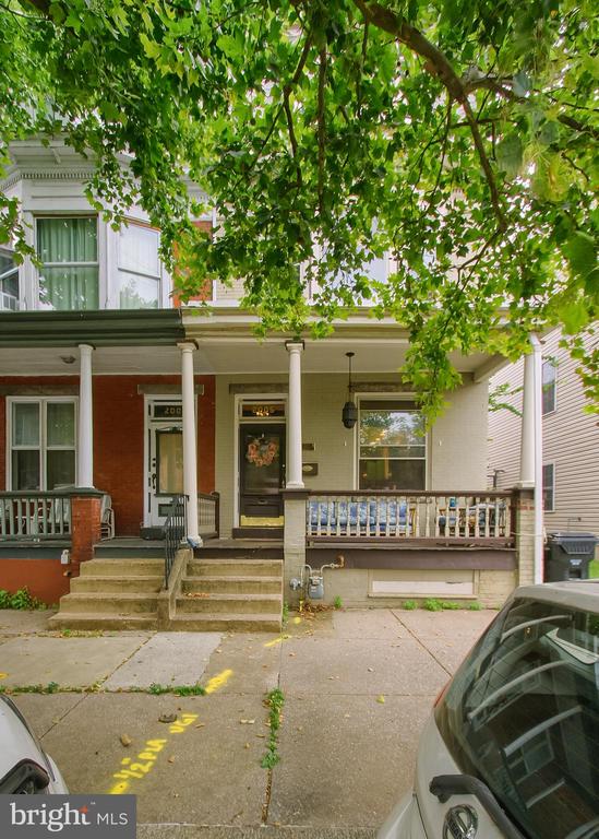 2005 GREEN STREET