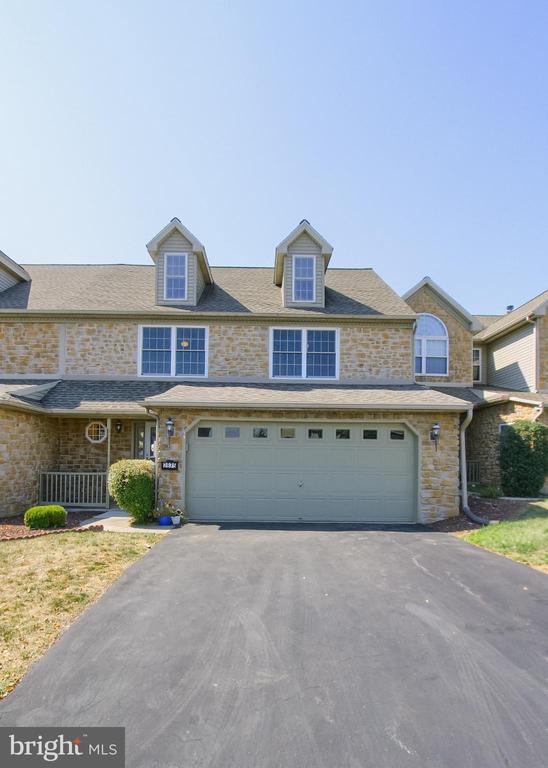 2875 OAKWOOD DRIVE