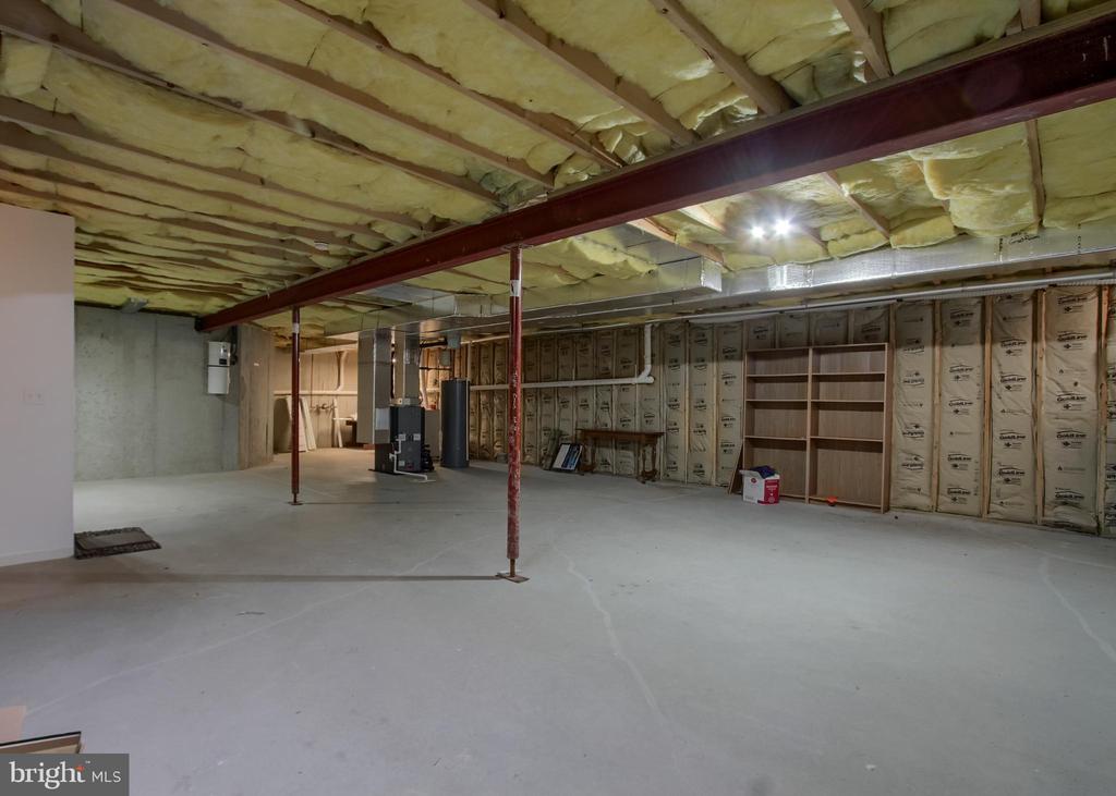 2875 OAKWOOD DRIVE