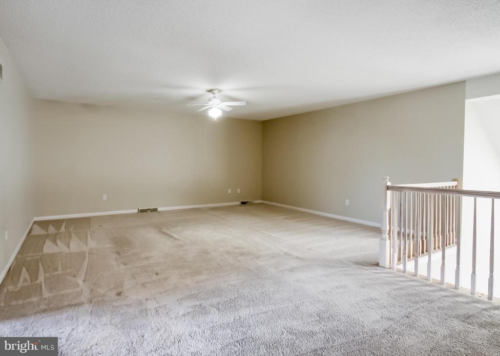 2875 OAKWOOD DRIVE