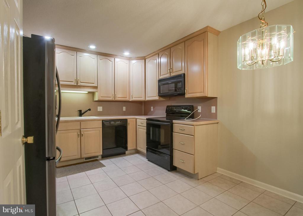 2875 OAKWOOD DRIVE
