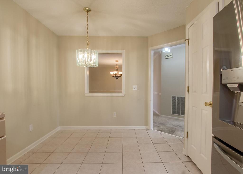 2875 OAKWOOD DRIVE
