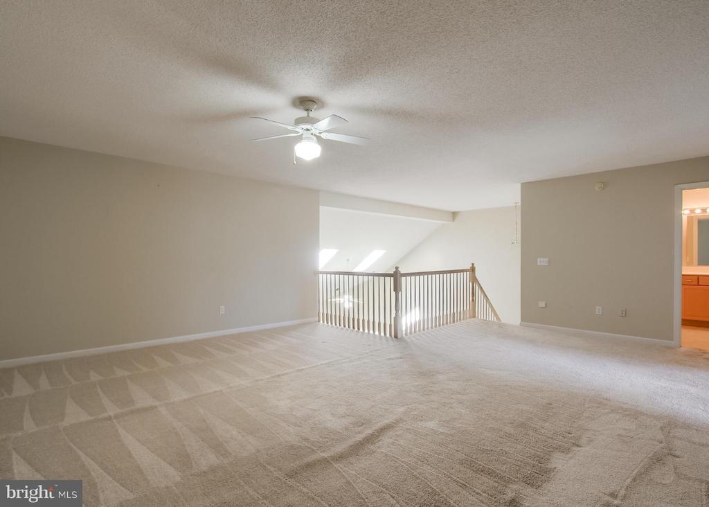 2875 OAKWOOD DRIVE