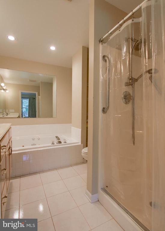 2875 OAKWOOD DRIVE