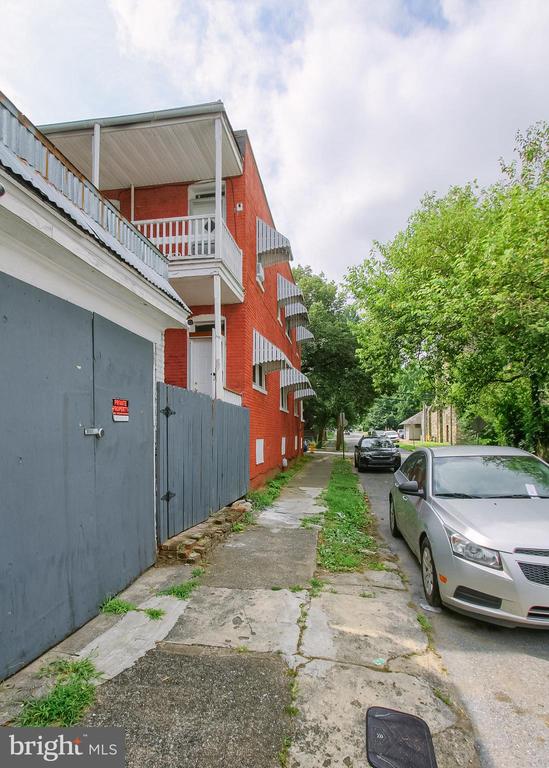 330 WOODBINE STREET