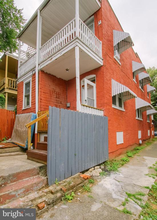 330 WOODBINE STREET