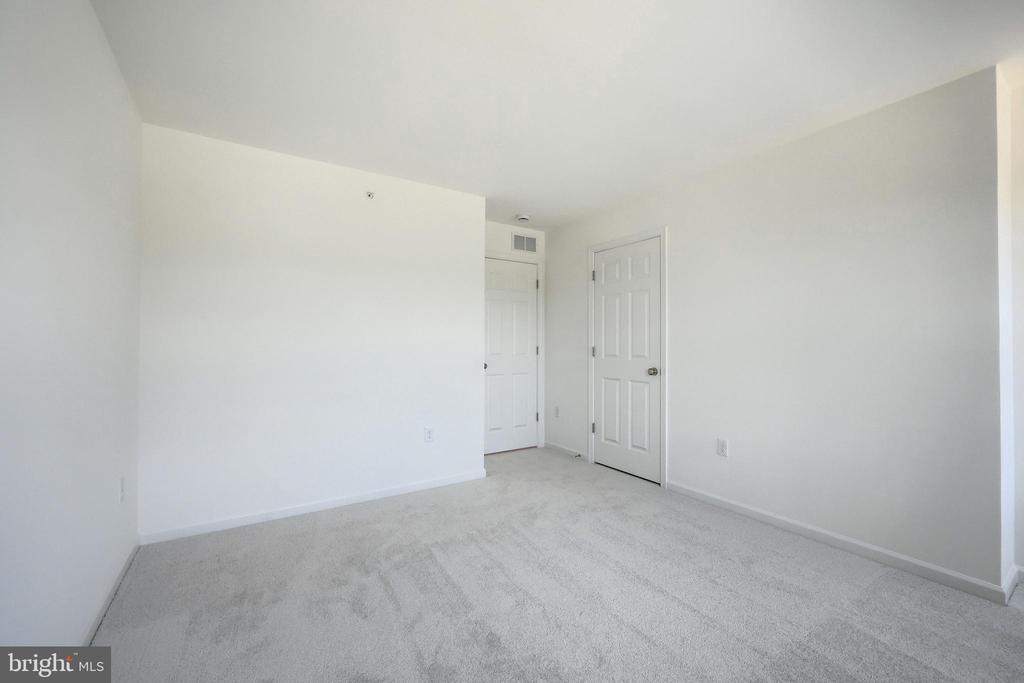 7857 BRIARWOOD DRIVE