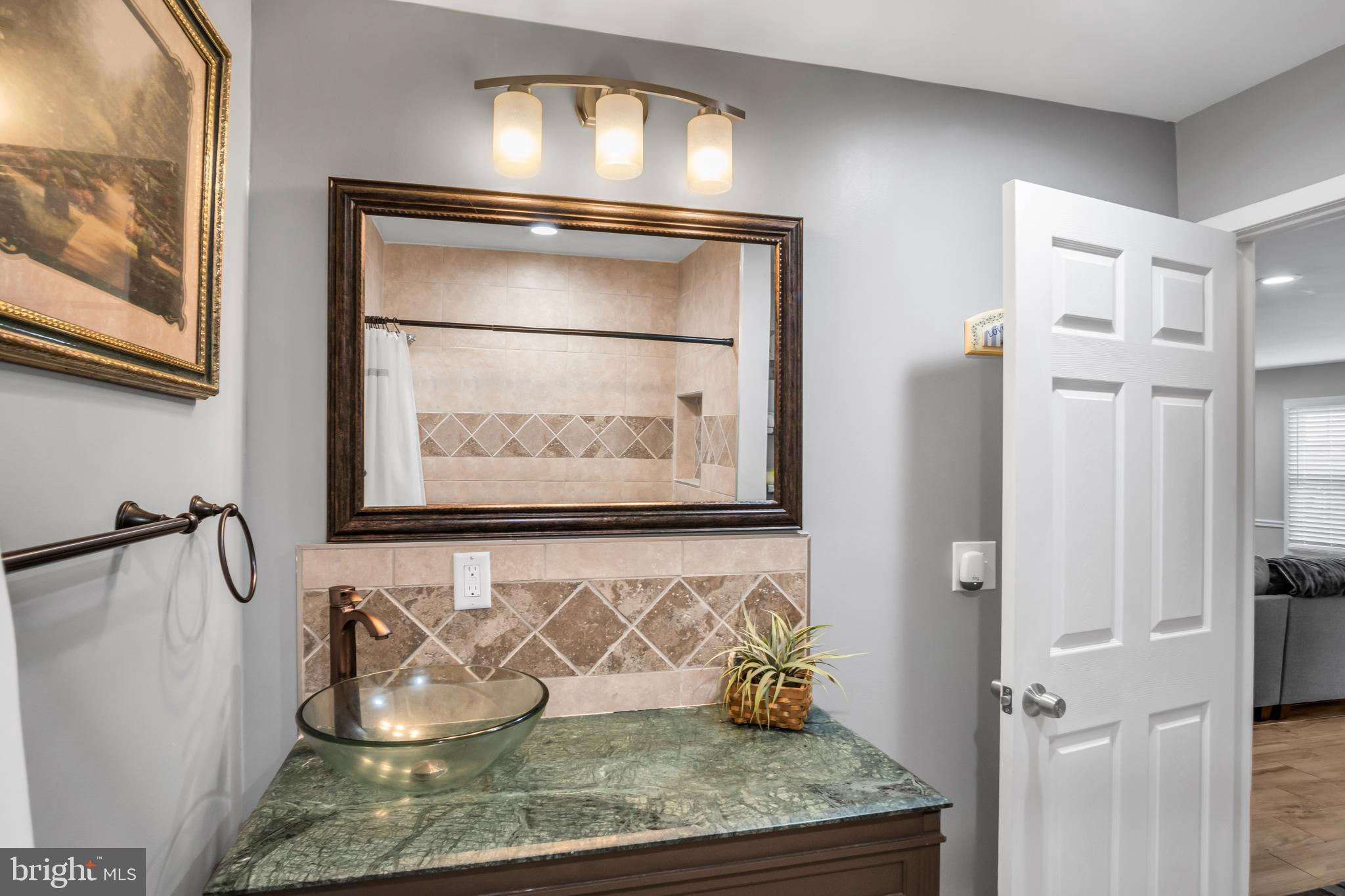 520 W CARACAS AVENUE