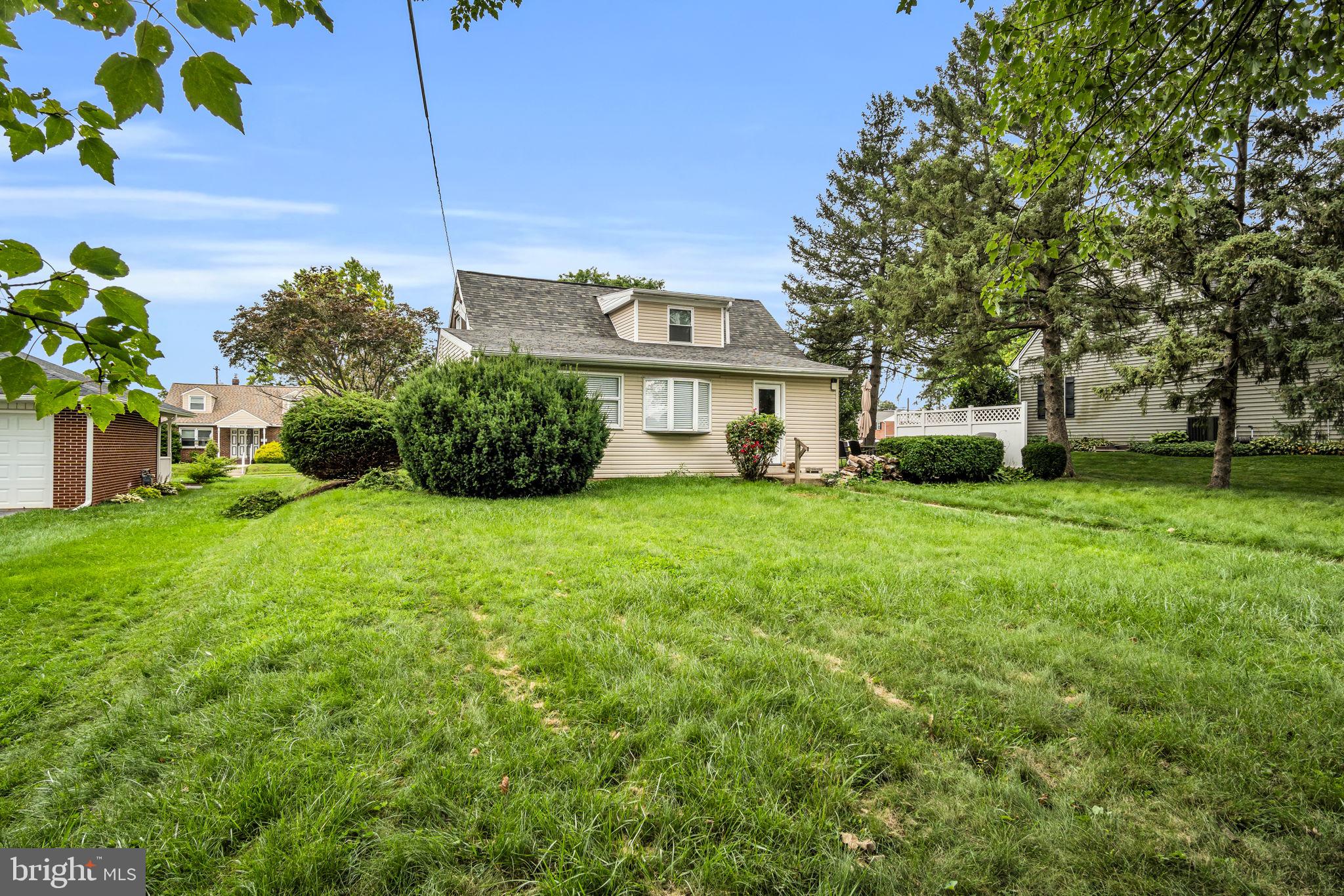 520 W CARACAS AVENUE