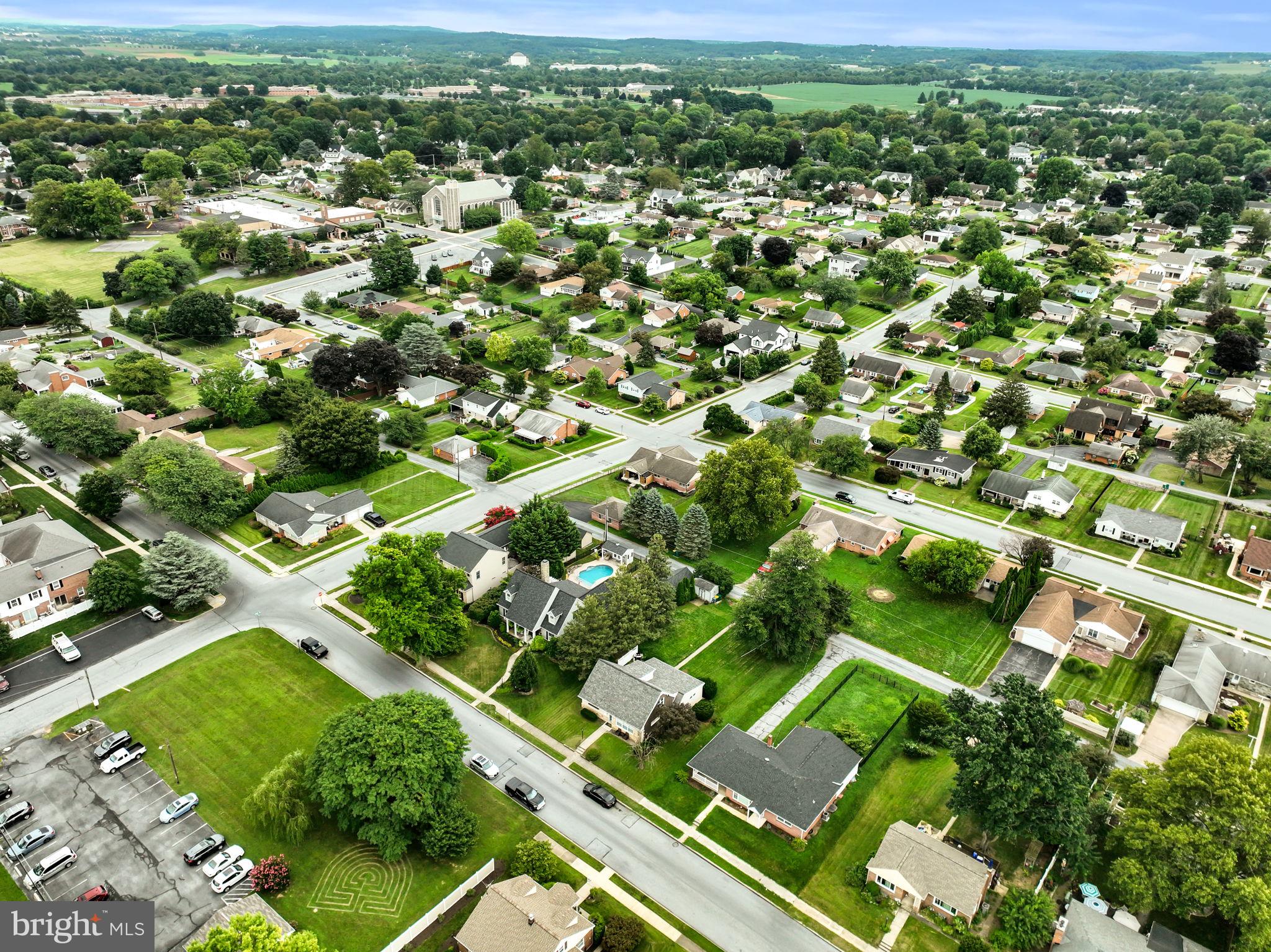 520 W CARACAS AVENUE