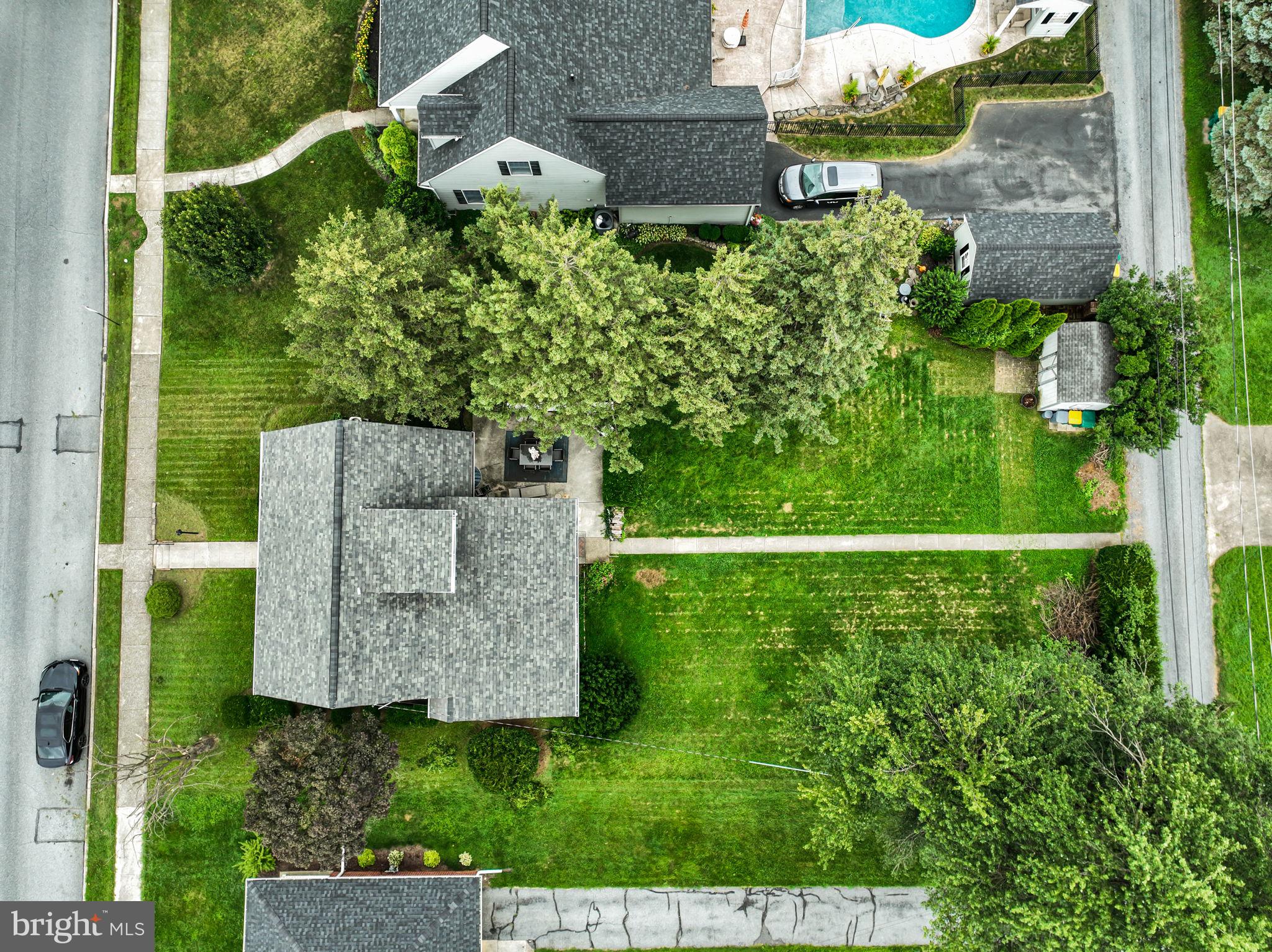 520 W CARACAS AVENUE