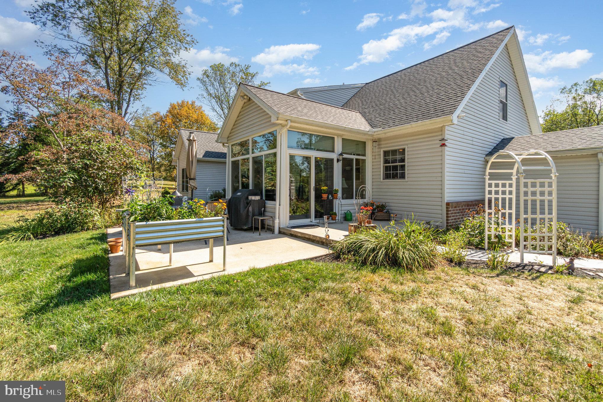 735 HUNT MEADOW DRIVE