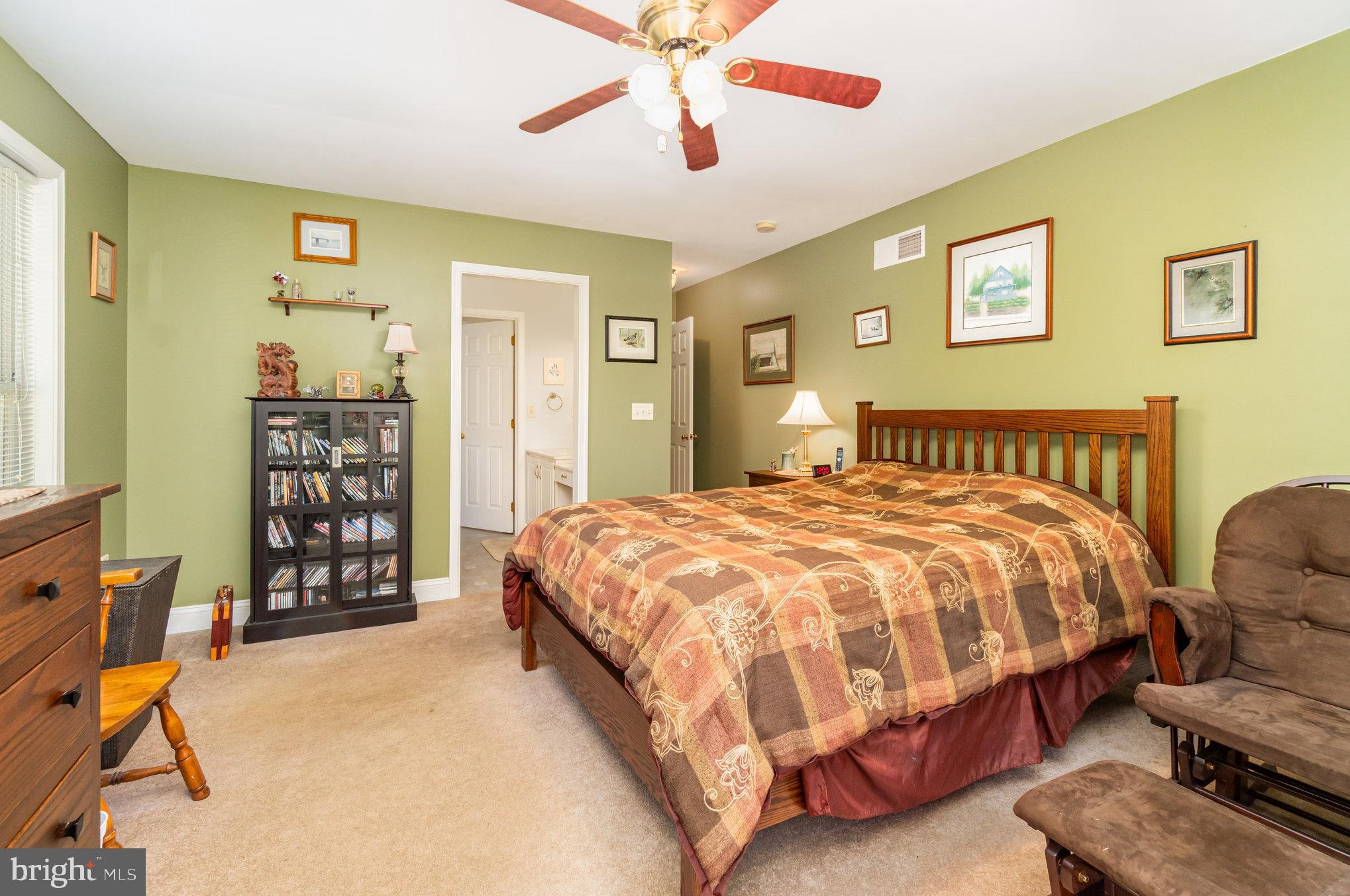 735 HUNT MEADOW DRIVE