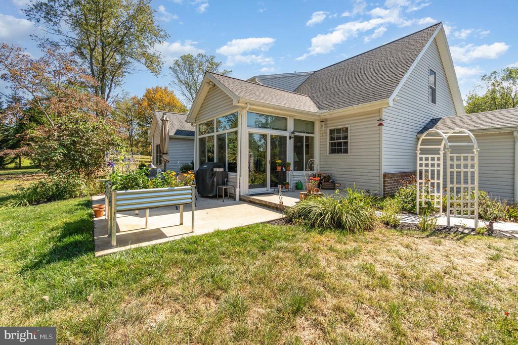 735 HUNT MEADOW DRIVE