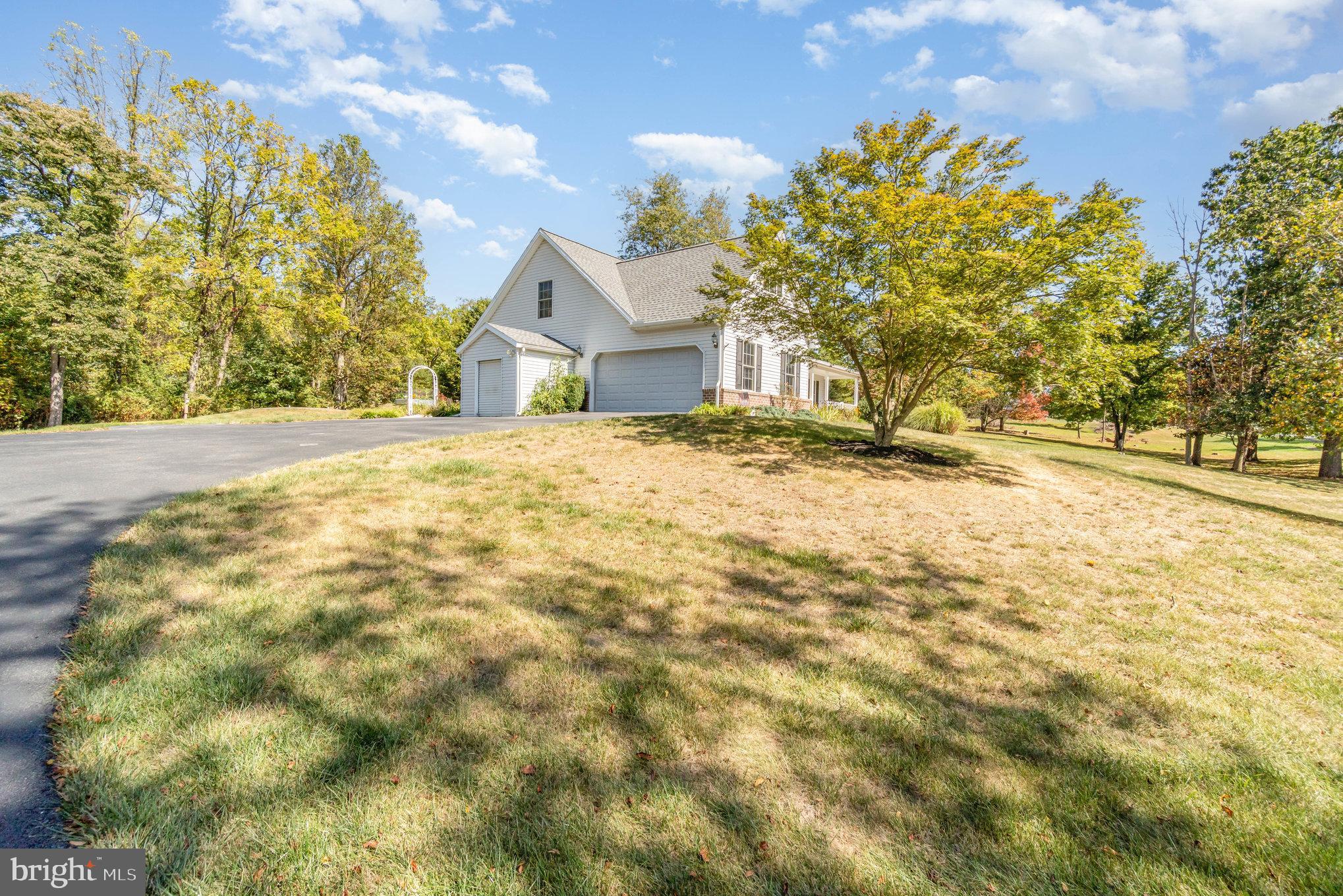 735 HUNT MEADOW DRIVE