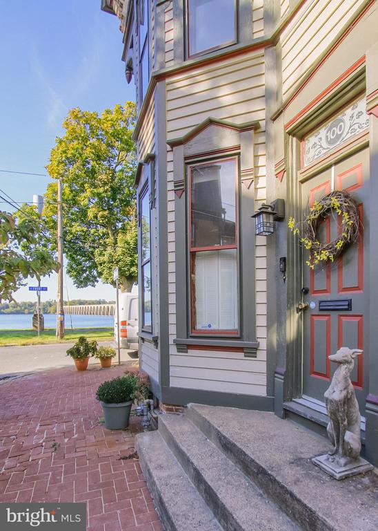 100 CONOY STREET
