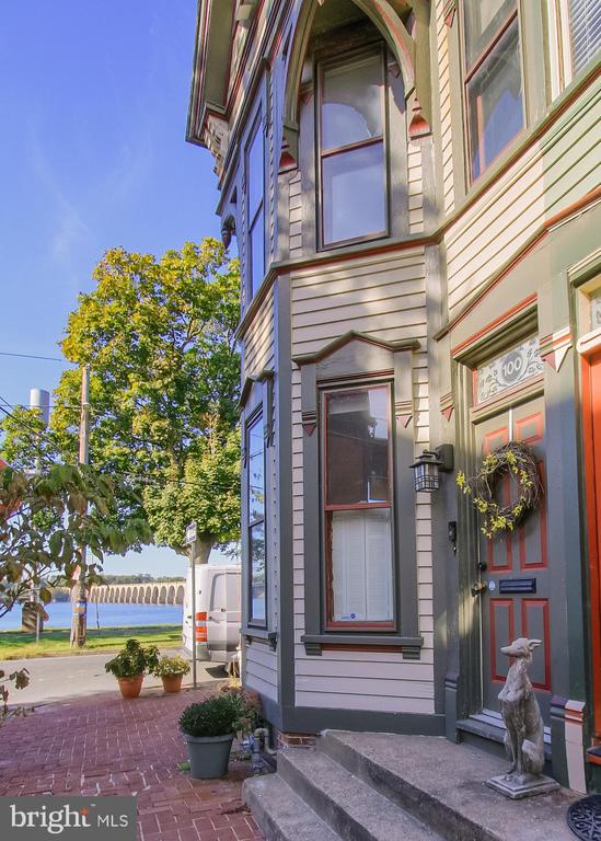 100 CONOY STREET