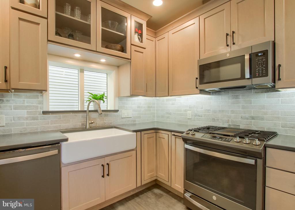 100 CONOY STREET