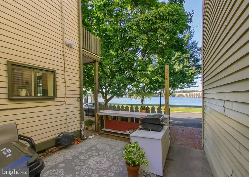 100 CONOY STREET