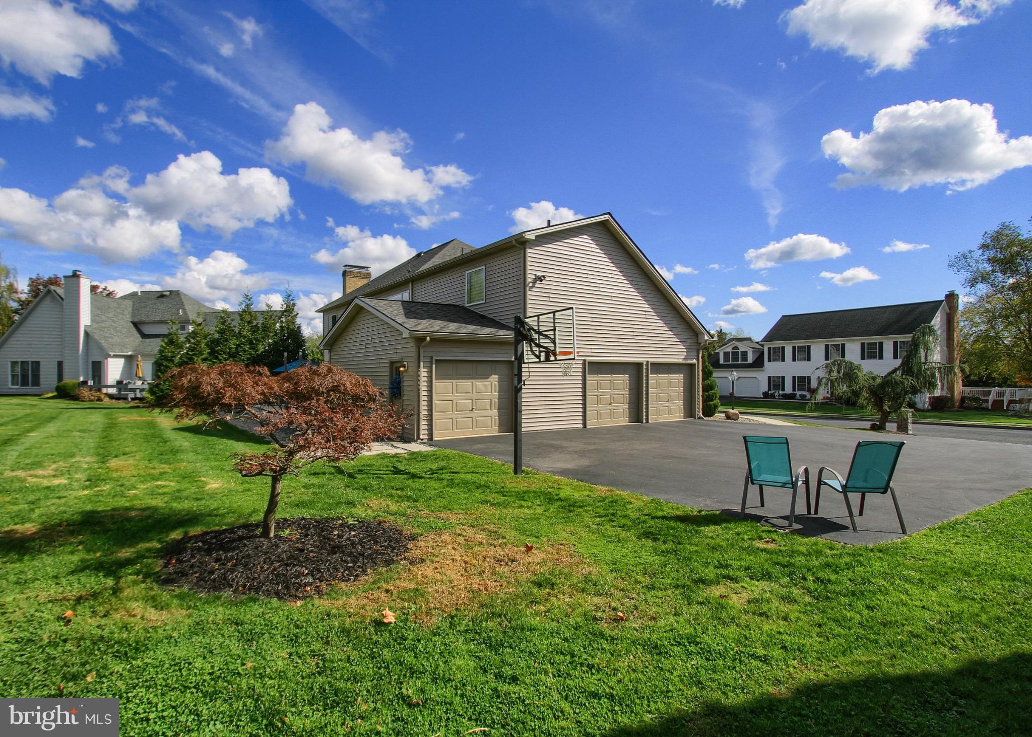 2302 SCARSBOROUGH DRIVE