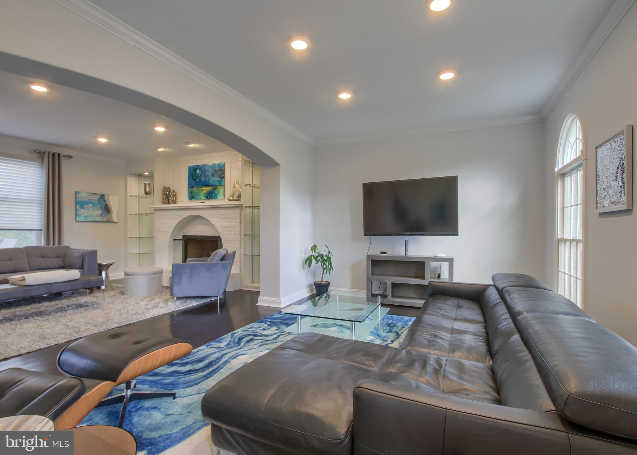 2302 SCARSBOROUGH DRIVE