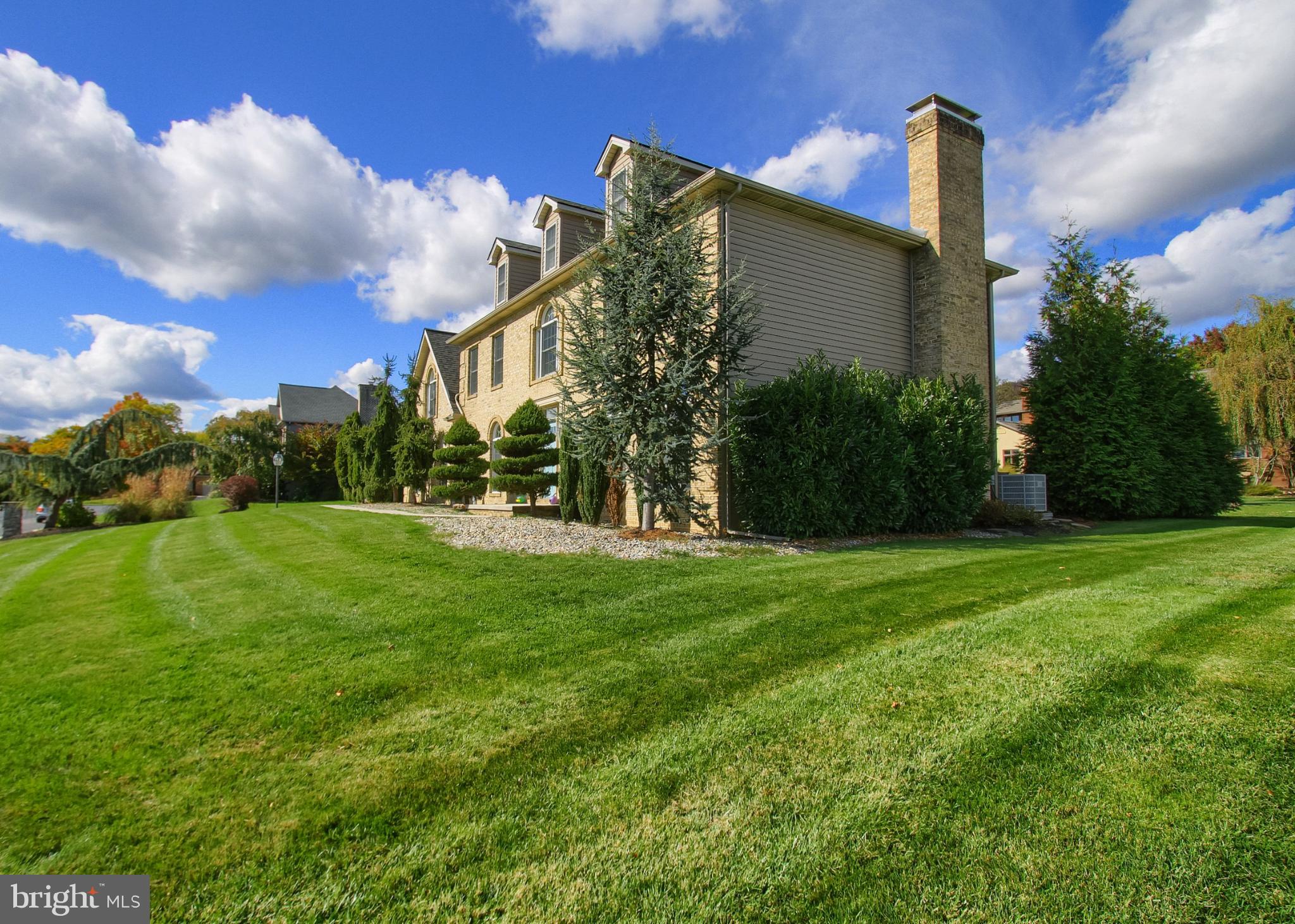 2302 SCARSBOROUGH DRIVE