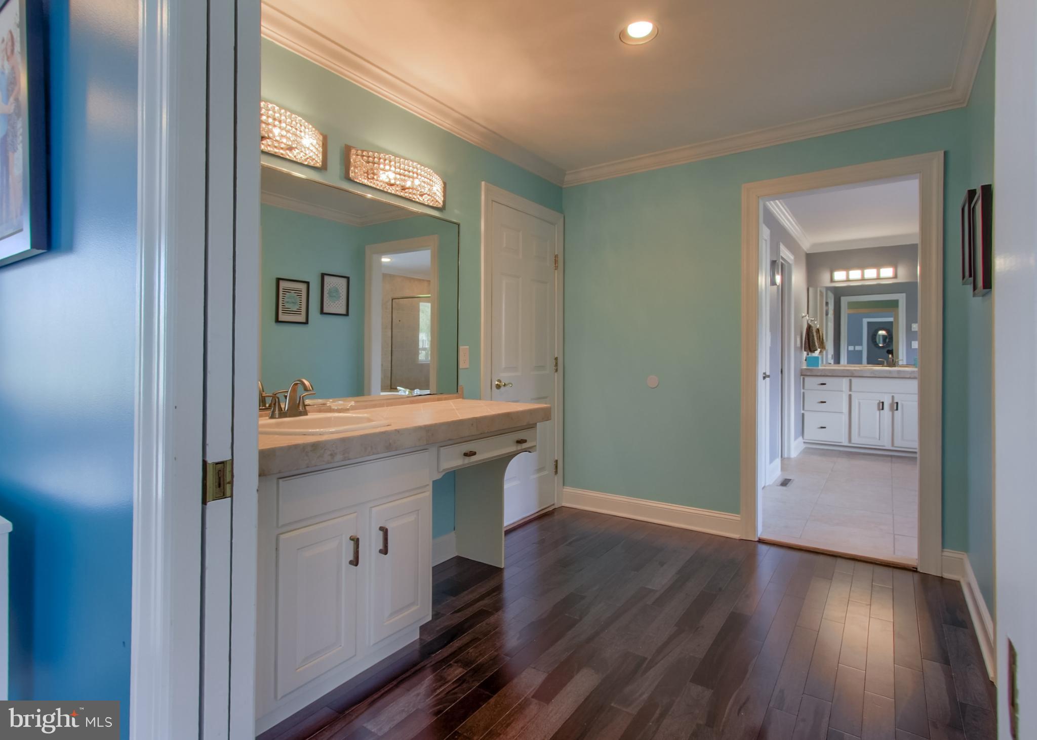 2302 SCARSBOROUGH DRIVE