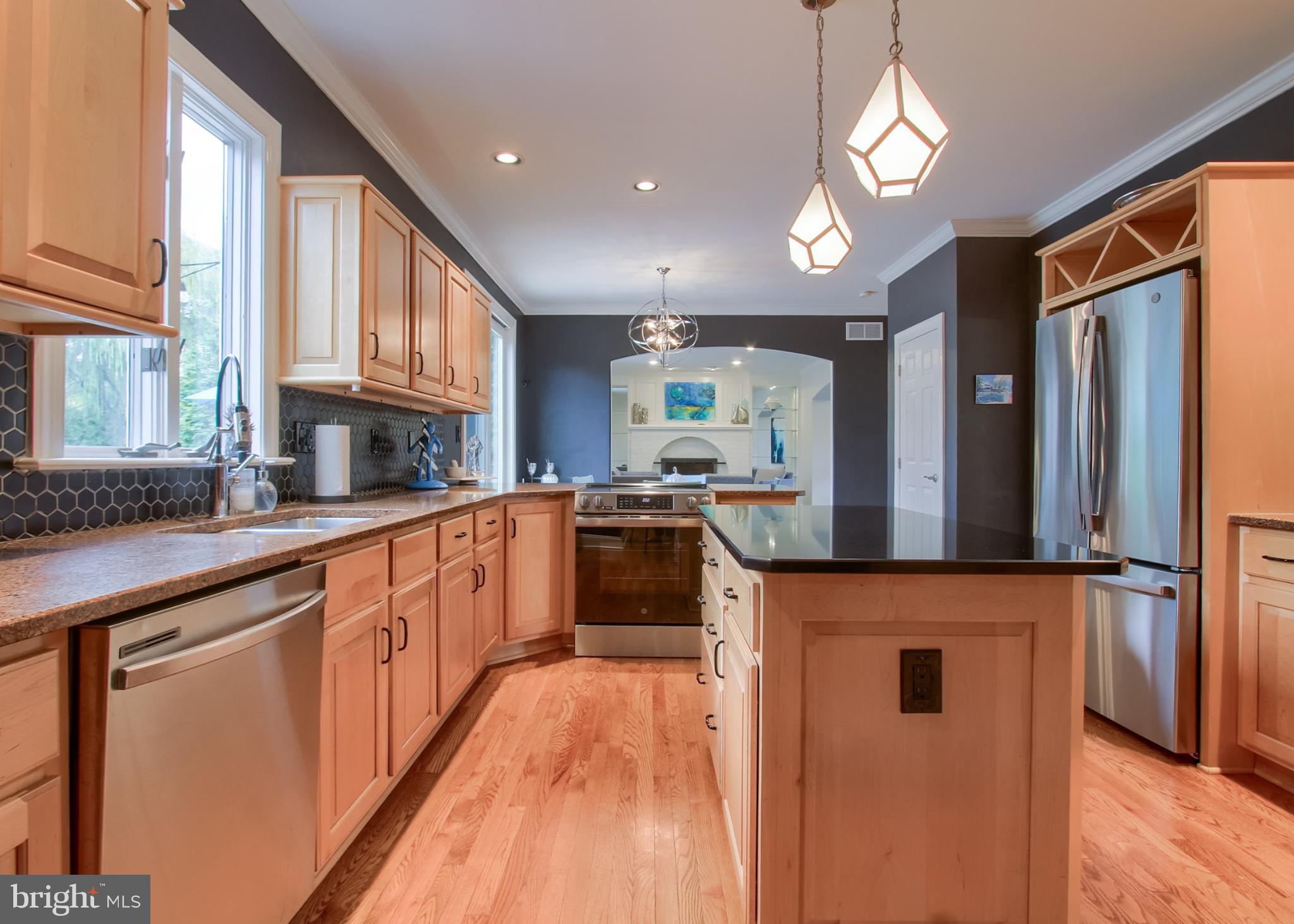 2302 SCARSBOROUGH DRIVE